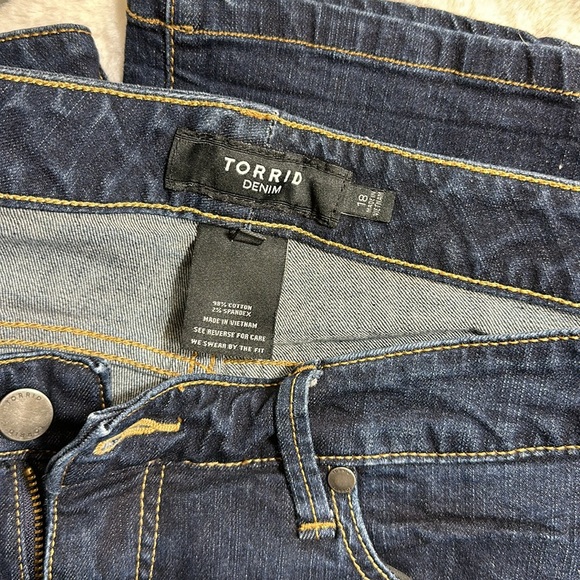 Torrid plus skinny jeans - Picture 2 of 2